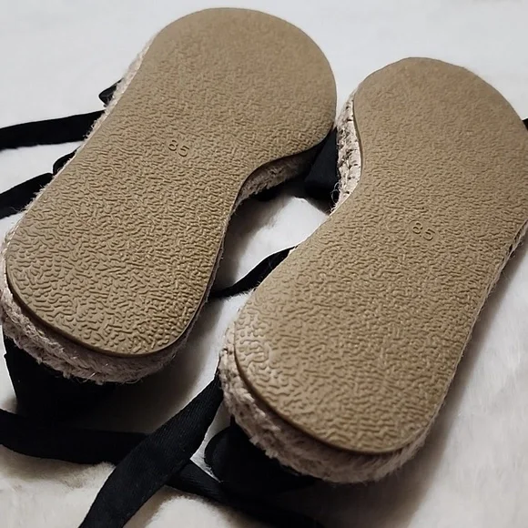 SERRA LADIES  TIE- UP ANKLE SANDALS. - Picture 6 of 7